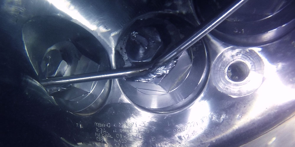 Grinding and polishing of ship propellers